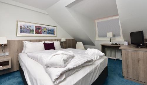 Deluxe Single Room