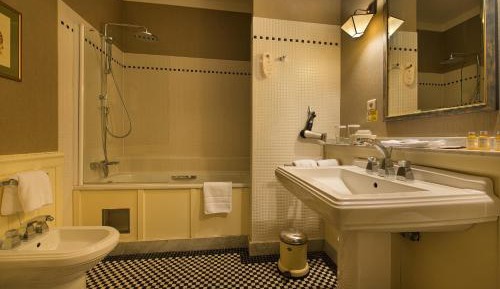 Luxury Suite