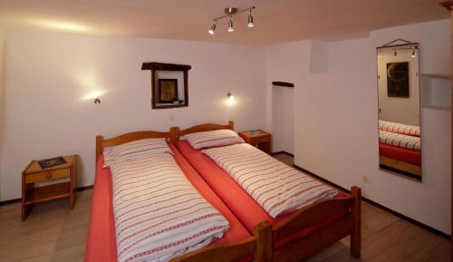 One-Bedroom Apartment (4 Adults)