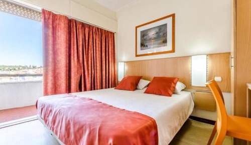 Double or Twin Room with Private Bathroom