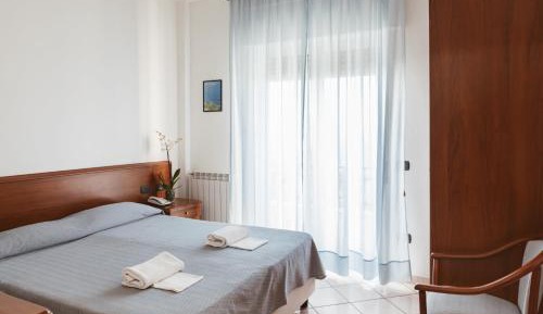 Double or Twin Room with Sea View