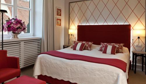 Deluxe Double Room with Shower
