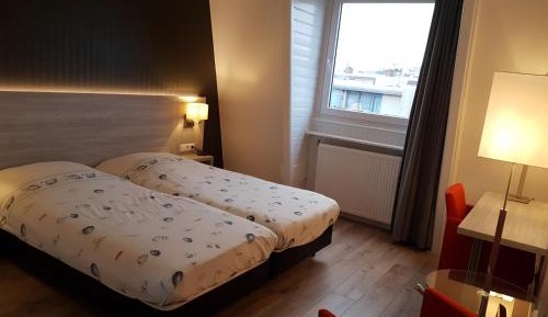Twin Room with Shower