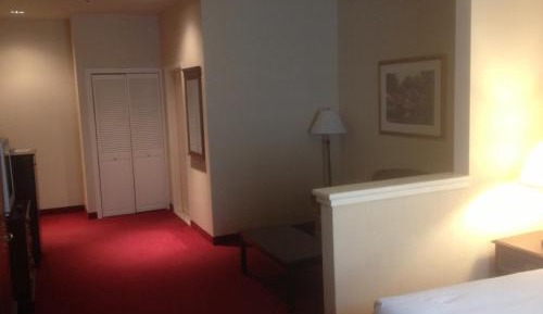 Executive Queen Suite - Non-Smoking