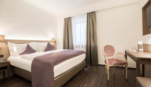 Classic Queen Room