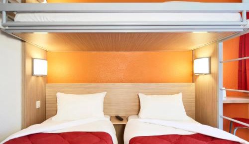 Triple Room with 3 Single Beds