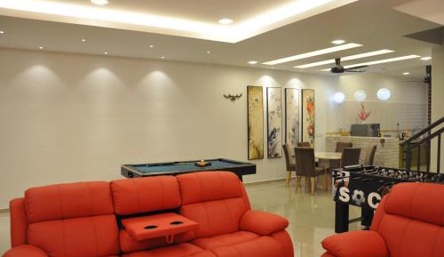 Seven-Bedroom House