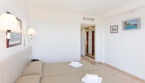 Double Room (2 Adults + 2 Children)