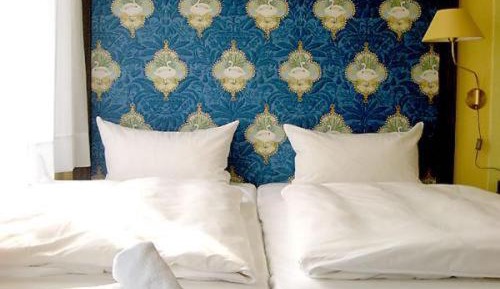 Twin Room Business