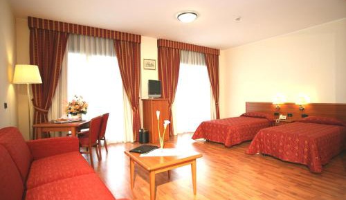 Family Junior Suite (2 Adults + 2 Children)