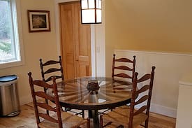 Warren House | Secluded Detached Guest House Apt on 100 Acres