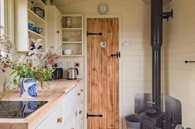 St Mary's Bay Apartment | Shepherds Hut sleeps 2 in Kent