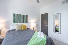 North Hyde Park Apartment | Incredible 1BR Apt in Hyde Park