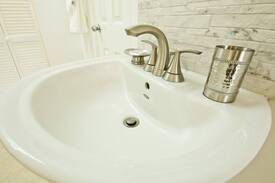 Jack's Hill Apartment | New luxury 1 br Studio apt Jacks Hill