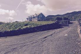 Skibbereen House | Golden Gate, Lahernathee