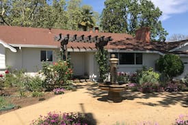 Healdsburg House | The Duck Farm Close to HBG Square