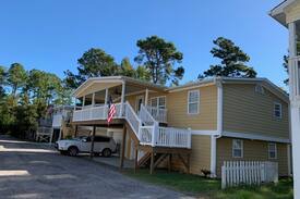 Garden City House | The Breezy Weezy - Minutes Away From Surf and Sun!