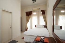 Padang House | Aisya-Hasbi Guest House