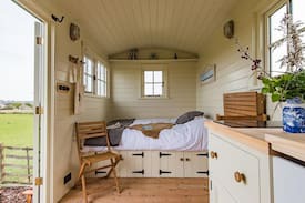 St Mary's Bay Apartment | Shepherds Hut sleeps 2 in Kent