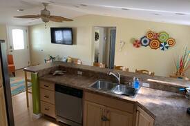 Garden City House | The Breezy Weezy - Minutes Away From Surf and Sun!