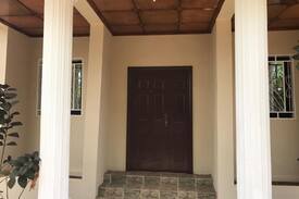 Freetown Bed & Breakfast | Ishmajoso Lodge -Secure and peaceful