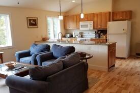 Warren House | Secluded Detached Guest House Apt on 100 Acres