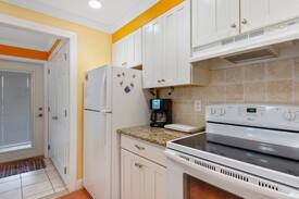 Butterknife Apartment | Villa Sanibel 1D, Ground-Level, Steps to Beach
