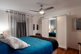 Cannonvale House | Airlie Seaview HOME Luxury. 4 to 6 per. all u need