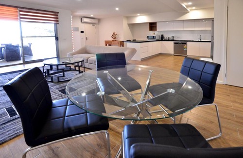 Cowes Hotel | Phillip Island Towers