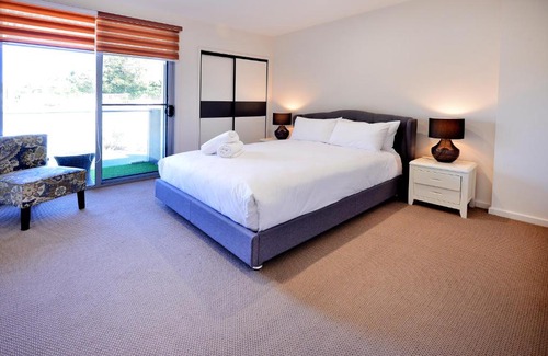 Cowes Hotel | Phillip Island Towers