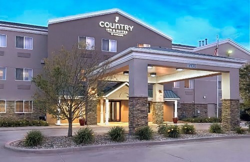 Cedar Rapids - Iowa City Hotel | Country Inn & Suites by Radisson, Cedar Rapids Airport, IA