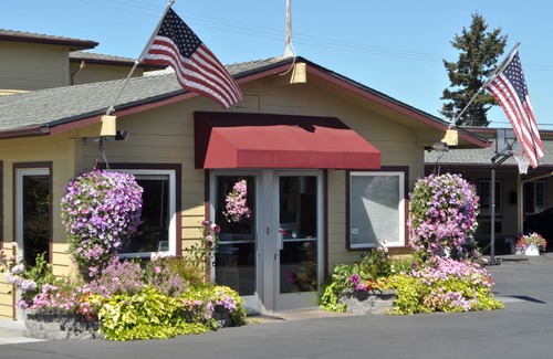 City Center Medford Hotel | Rodeway Inn Medford