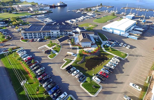 Park Point Hotel | Park Point Marina Inn