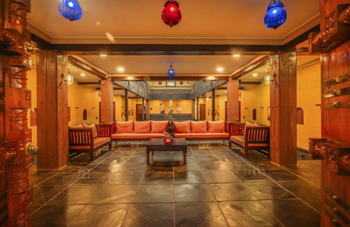 Satara Hotel | Cozy Basic Room in A Picturesque Wada 6