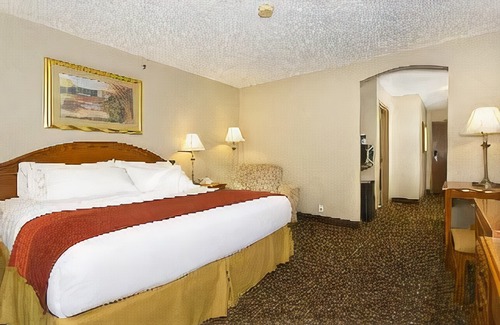 Onalaska Hotel | Days Inn & Suites by Wyndham Onalaska/La Crosse