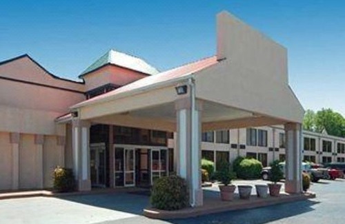 Tucker Hotel | Rodeway Inn Stone Mountain