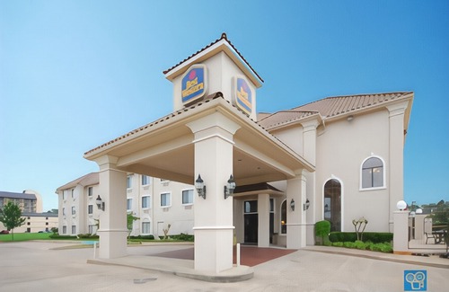 Tyler Hotel | Best Western Plus Southpark Inn & Suites