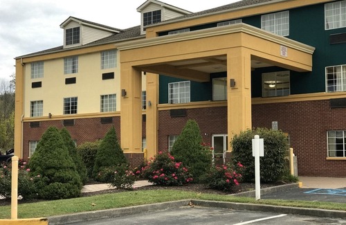 Norton Hotel | Days Inn by Wyndham Norton