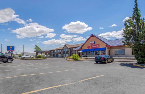 York - Haig Hotel | Comfort Inn St. Catharines Niagara