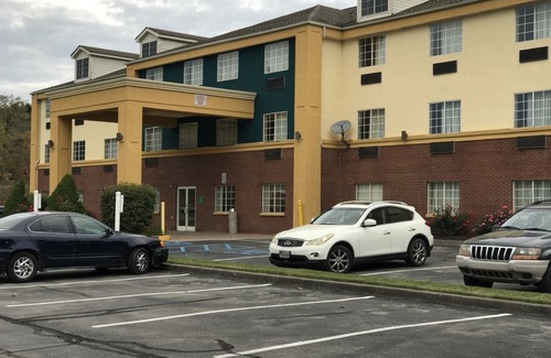 Norton Hotel | Days Inn by Wyndham Norton