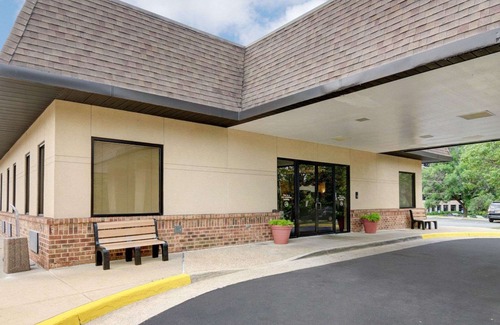 Tysons Hotel | Quality Inn Tysons Corner