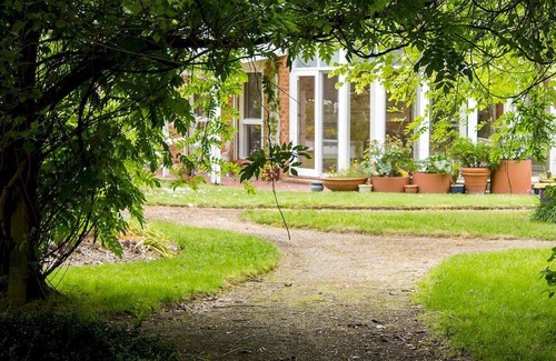Kilsyth South Hotel | Lakeside Cottage Luxury B&B