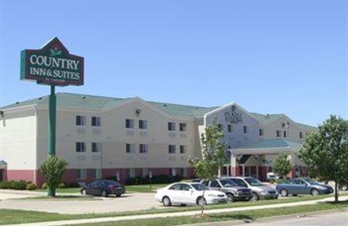 Cedar Rapids - Iowa City Hotel | Country Inn & Suites by Radisson, Cedar Rapids Airport, IA