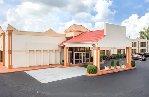 Tucker Hotel | Rodeway Inn Stone Mountain