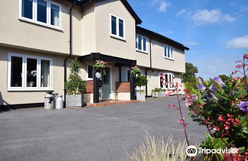 Lympstone Hotel | The Old Dairy B&B