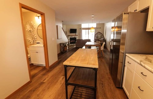 Lake Delton Condo | Waterfront Boho Retreat