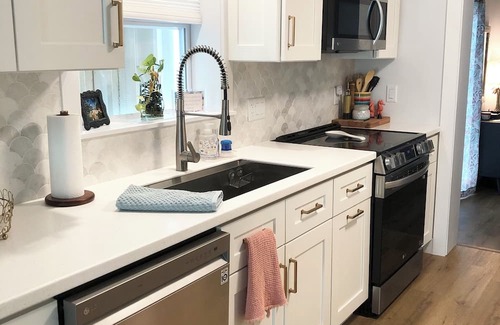 Mid Island House | Newly renovated and ready to rent again! Come unwind on the Beach!