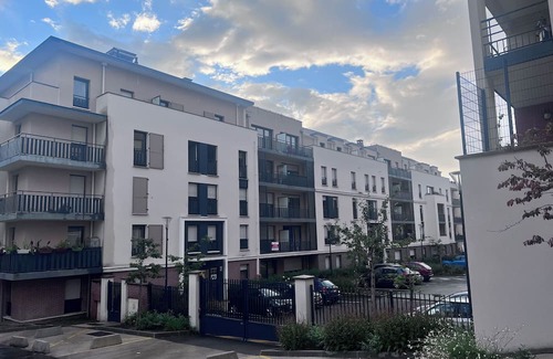 Vaux-le-Penil Apartment | Bel Appartement Dans une Résidence Récente et Sécurisée