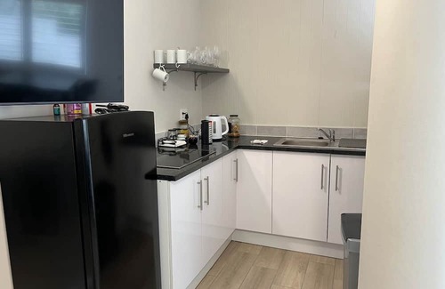 Voelklip House | 245 on 8th - mountain and sea views, hot tub