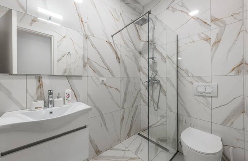 Rade Apartment | Comfy City Center Studio Apartment - City View